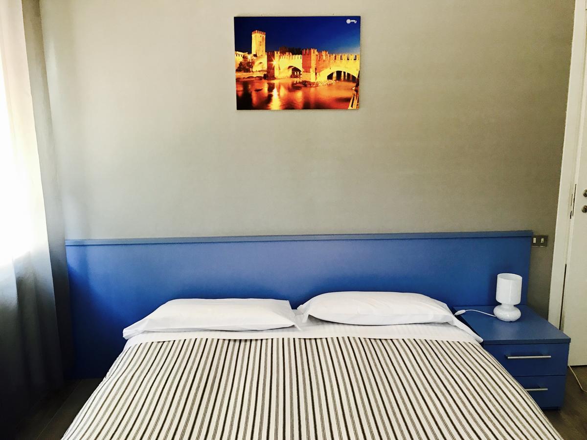 Simoni 10 Hotel Verona Bagian luar foto
