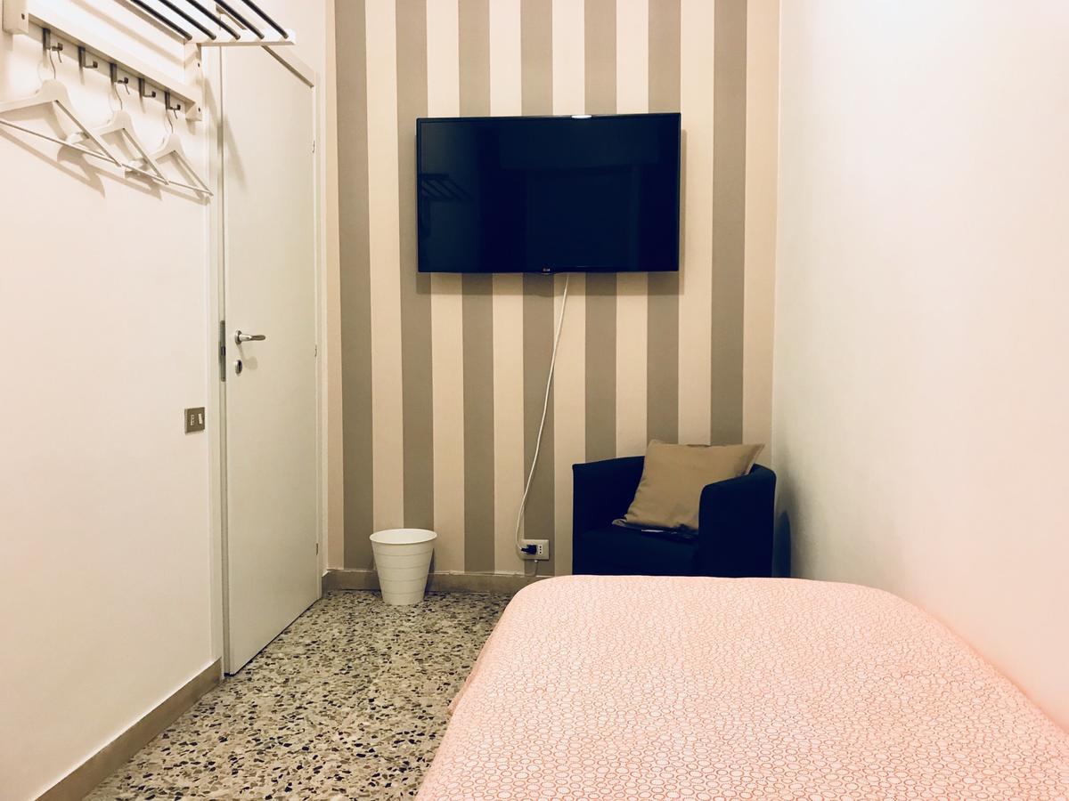 Simoni 10 Hotel Verona Bagian luar foto
