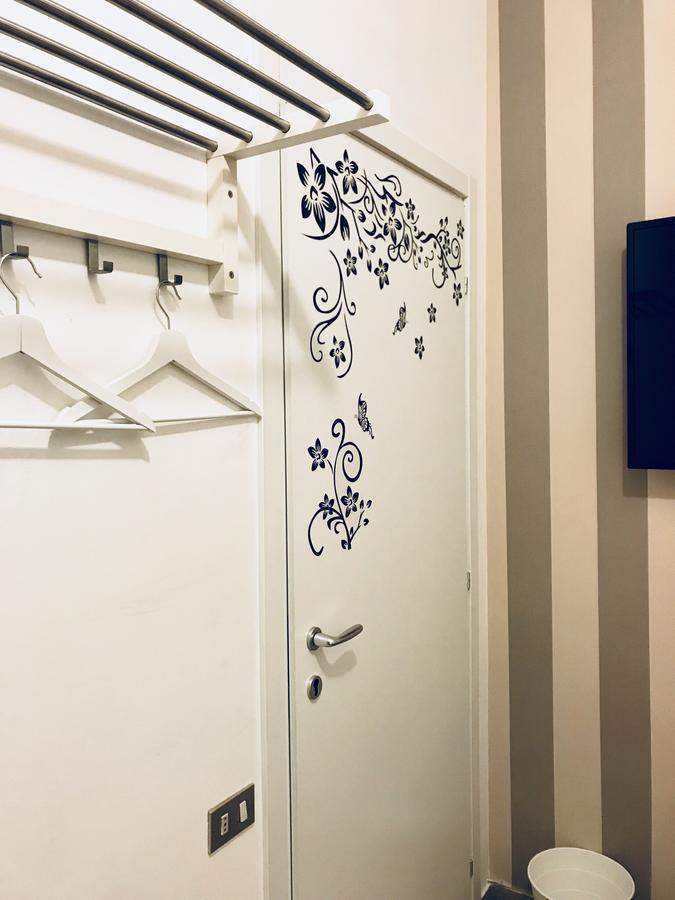 Simoni 10 Hotel Verona Bagian luar foto
