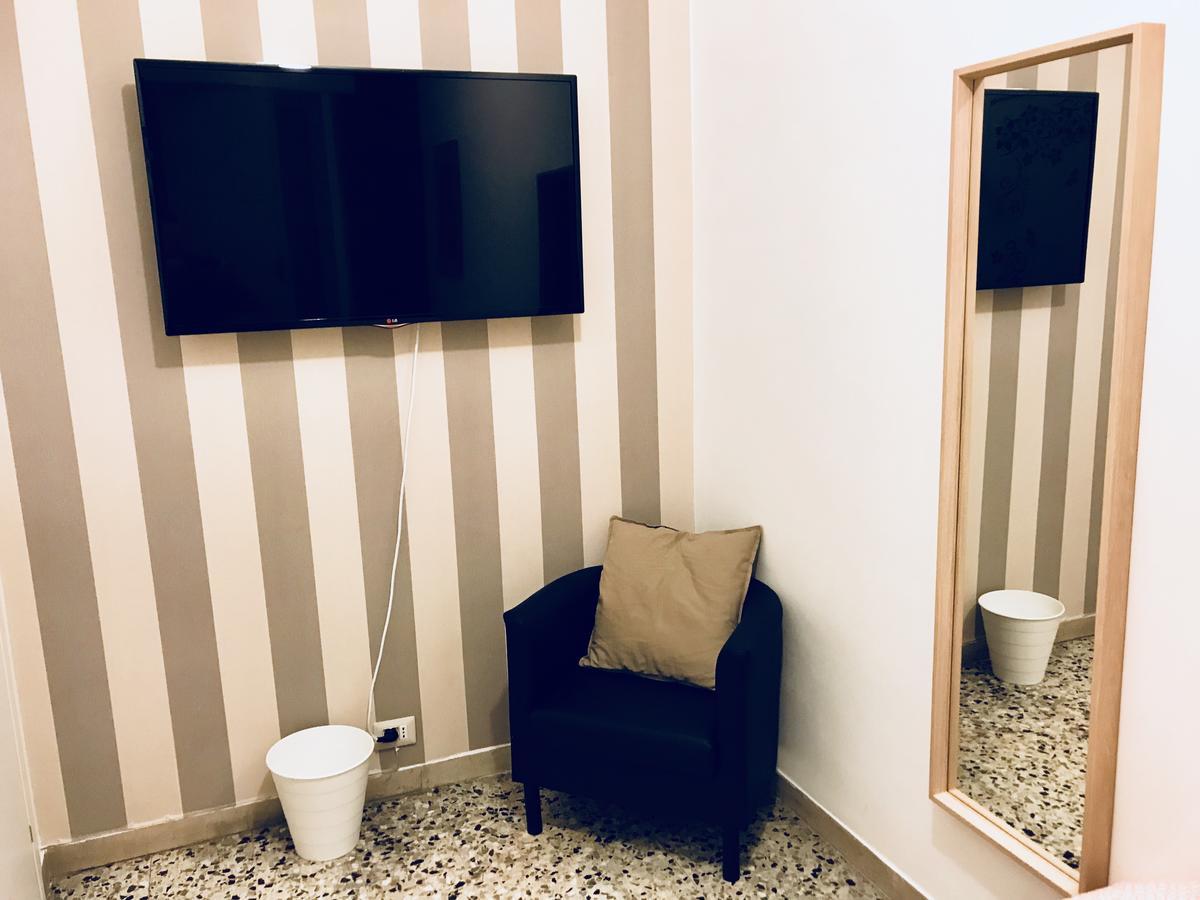 Simoni 10 Hotel Verona Bagian luar foto